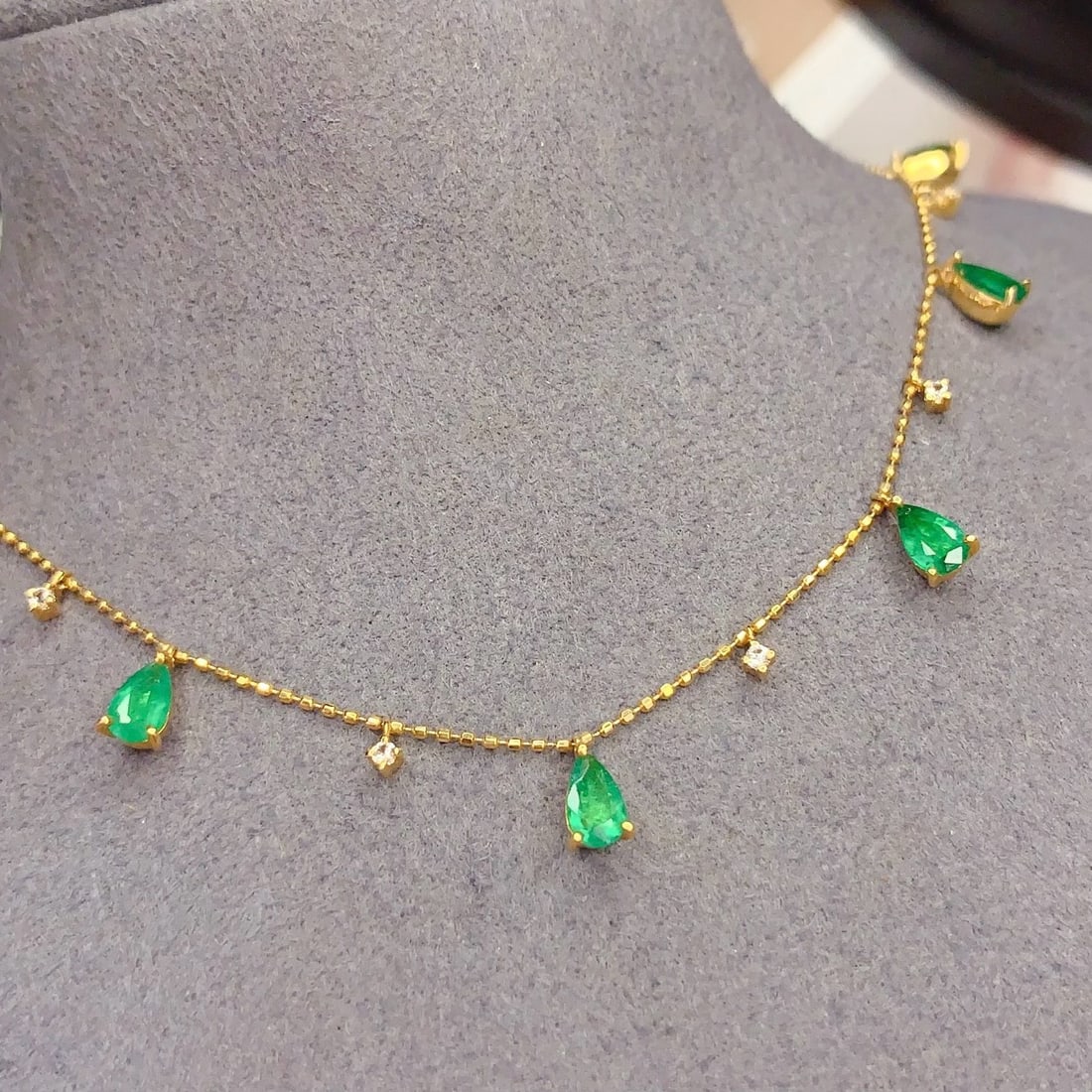 14k Gold 2.15 Ct Natural Emerald & Sapphire Necklace - 5
