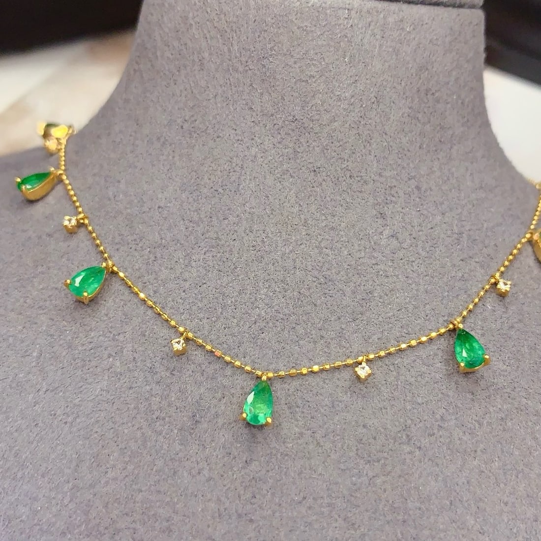 14k Gold 2.15 Ct Natural Emerald & Sapphire Necklace - 6
