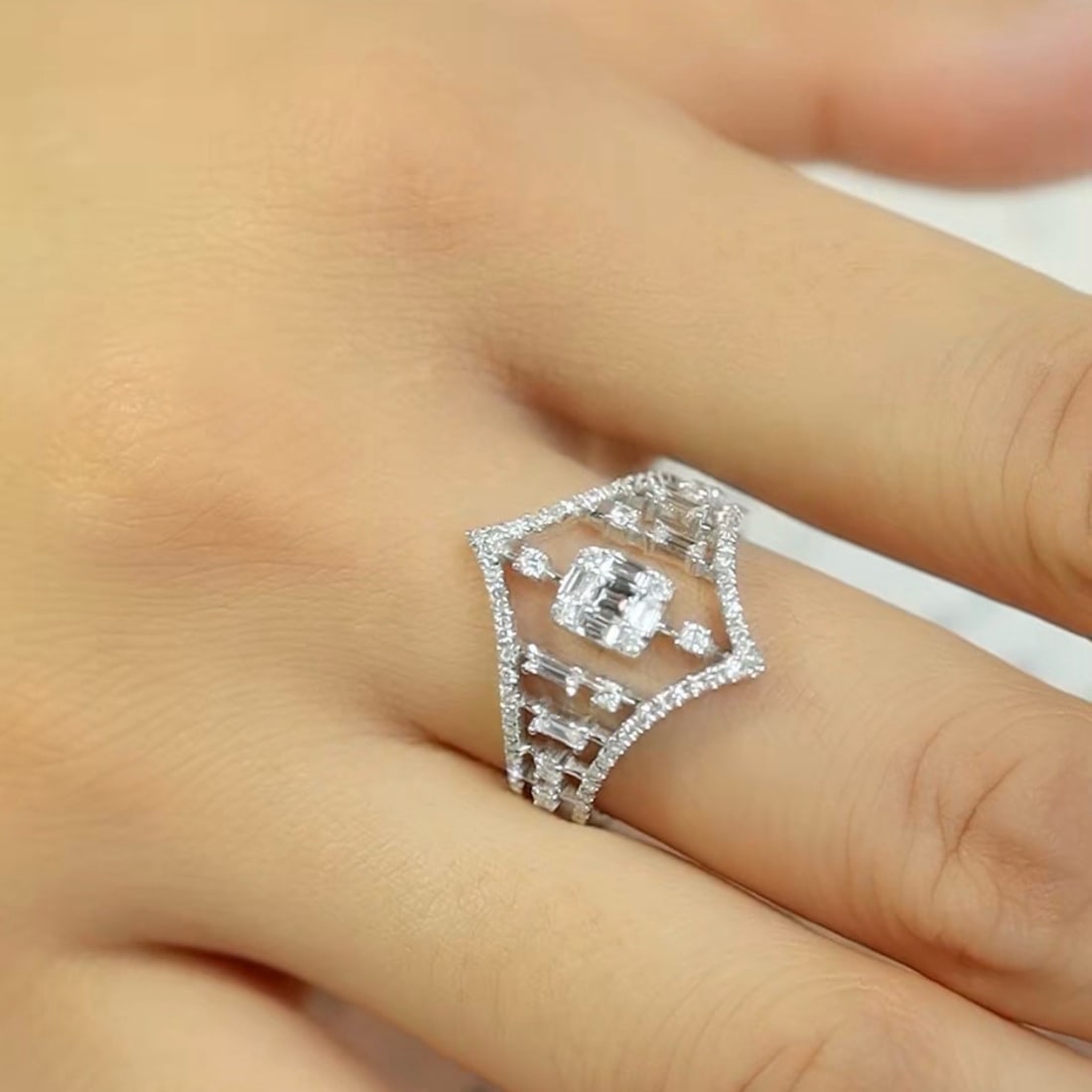 14k Gold 0.6 Ct Natural H Diamond Ring - 5