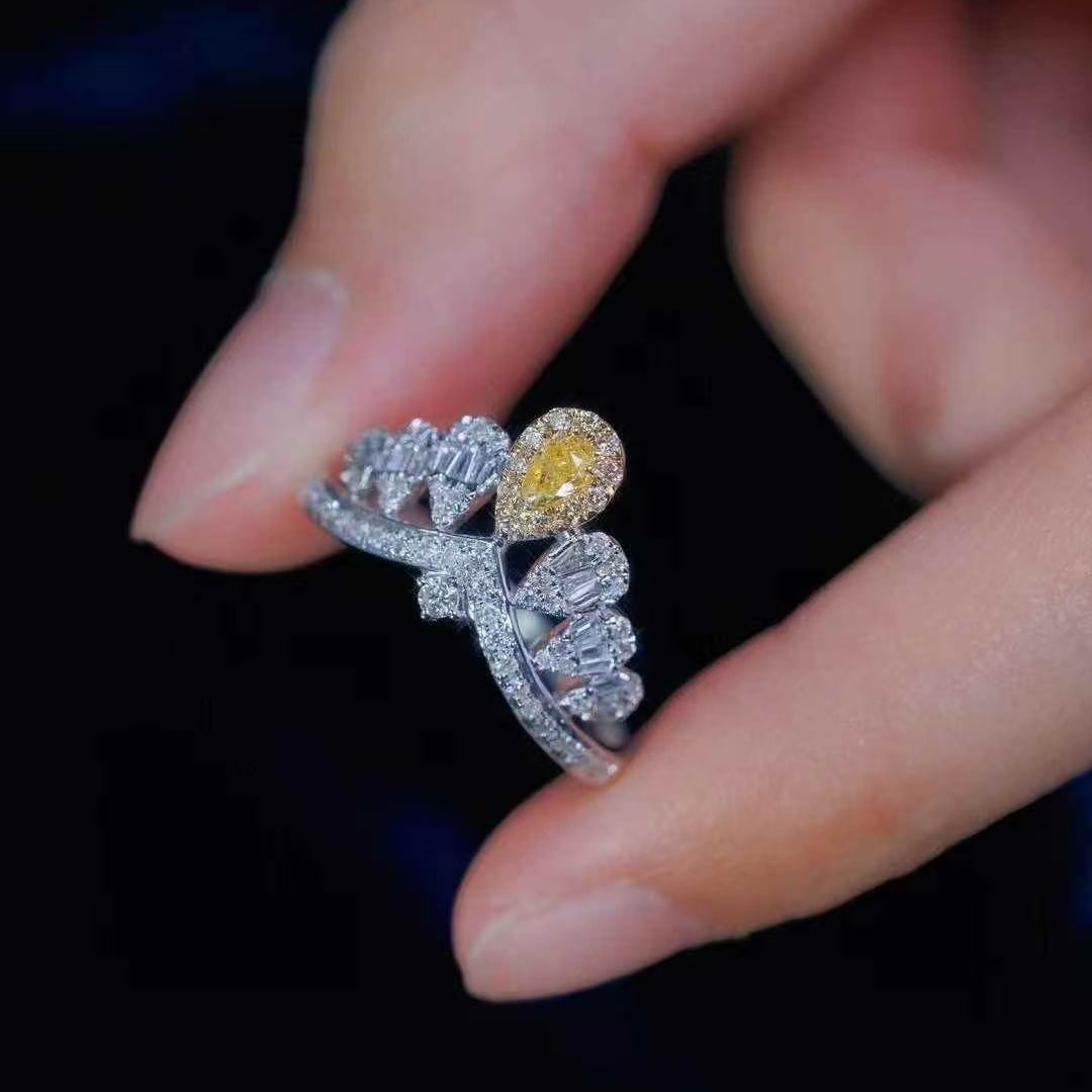 14k Gold 0.55 Ct Natural Yellow Diamond & Diamond Ring - 2