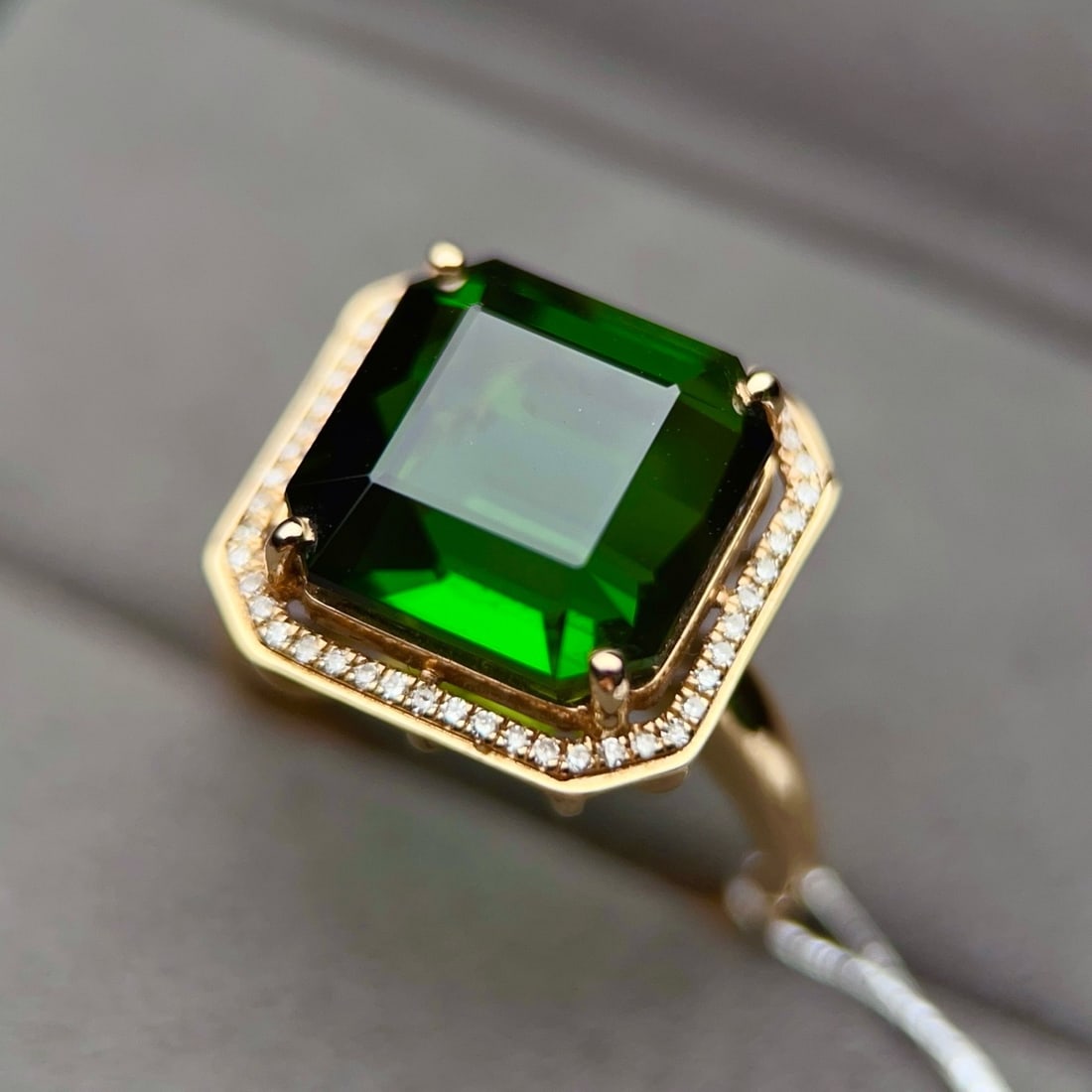 14k Gold 10.50 Ctw Natural Tourmaline & Diamond Ring - 4