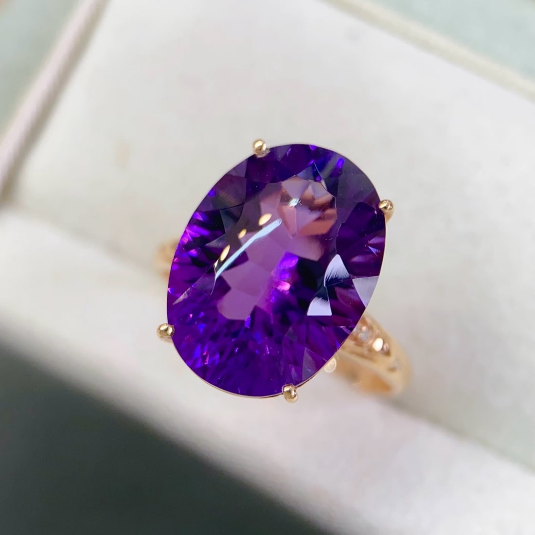 14k Gold 8.76 Ctw Natural Amethyst & Diamond Ring - 2
