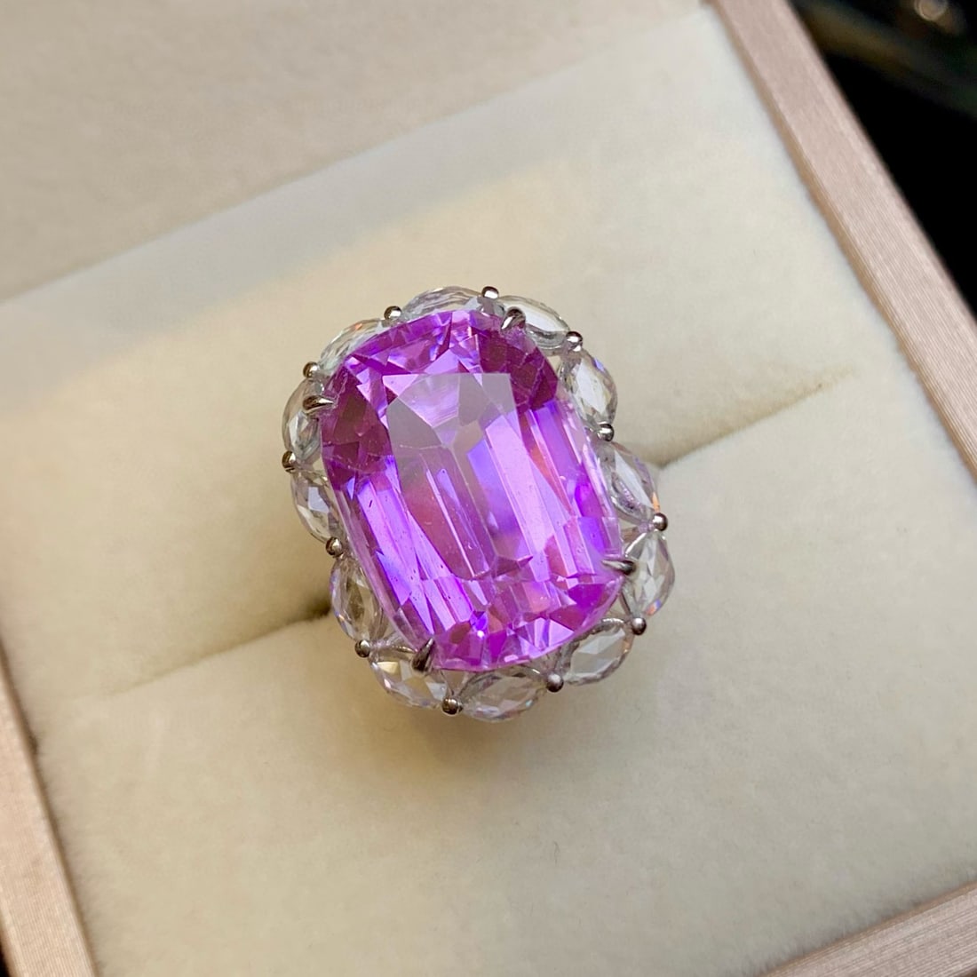 14k Gold 19.8 Ct Natural Kunzite & Sapphire Ring - 3