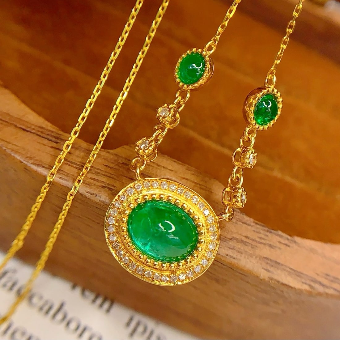 14k Gold 1.4 Ct Natural Emerald & Diamond Necklace - 3