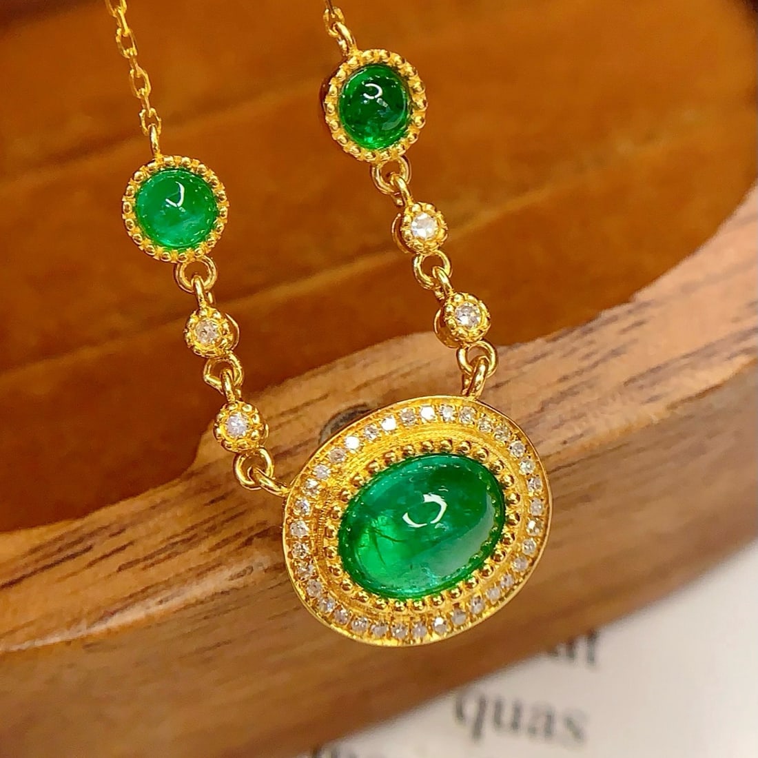 14k Gold 1.4 Ct Natural Emerald & Diamond Necklace - 4
