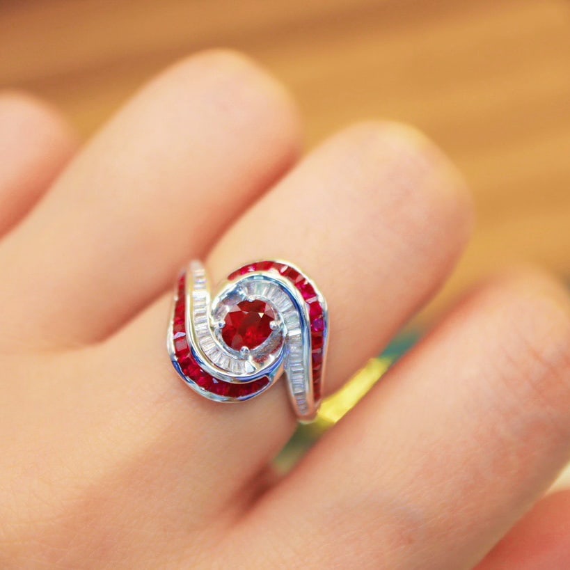 14k Gold 0.77 Ctw Natural Ruby & Diamond Ring - 5