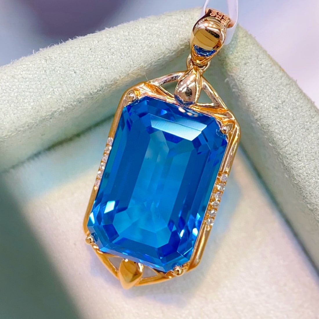 14k Gold 12.18 Ctw Natural Topaz & Diamond Pendant( Without Chain ) - 4