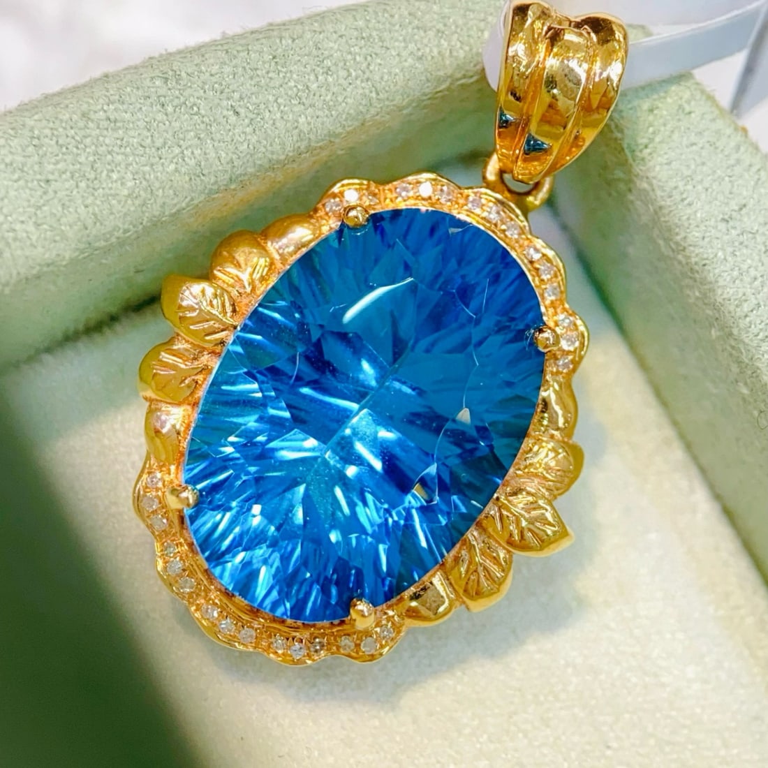 14k Gold 13.95 Ct Natural Topaz & Diamond Pendant( Without Chain ) - 4