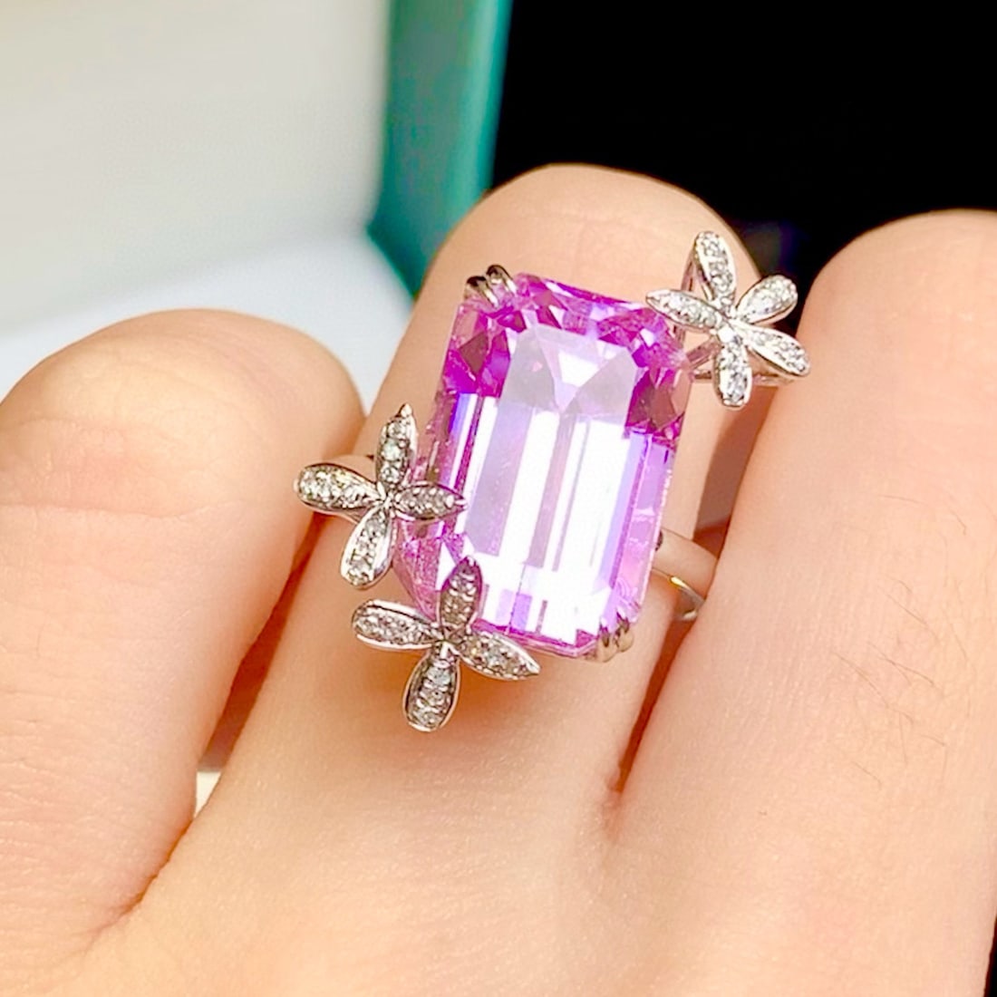 14k Gold 14.6 Ct Natural Kunzite & Diamond Ring - 3
