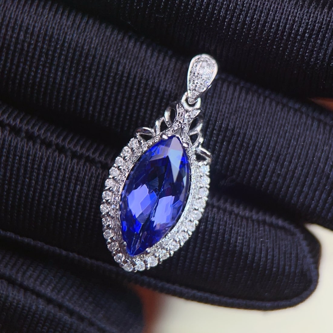 14k Gold 3.61 Ctw Natural Tanzanite & Diamond Pendant( Without Chain ) - 2