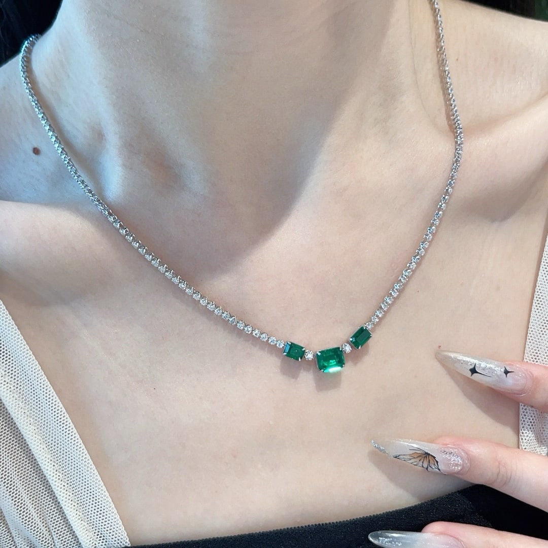 14k Gold 5.60 Ctw Natural Emerald & Diamond Necklace - 5