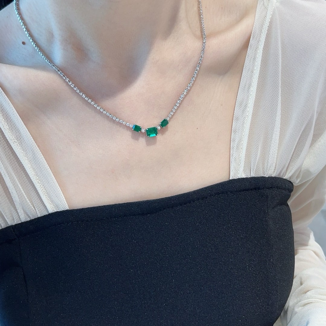 14k Gold 5.60 Ctw Natural Emerald & Diamond Necklace - 6