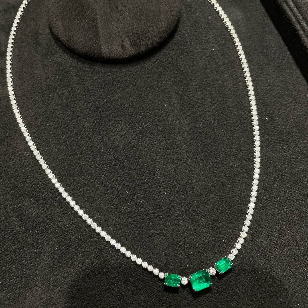 14k Gold 5.60 Ctw Natural Emerald & Diamond Necklace - 7