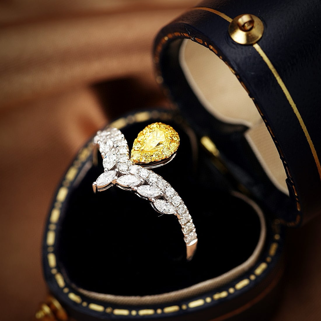 14k Gold 0.64 Ctw Natural Yellow Diamond & Diamond Ring - 2