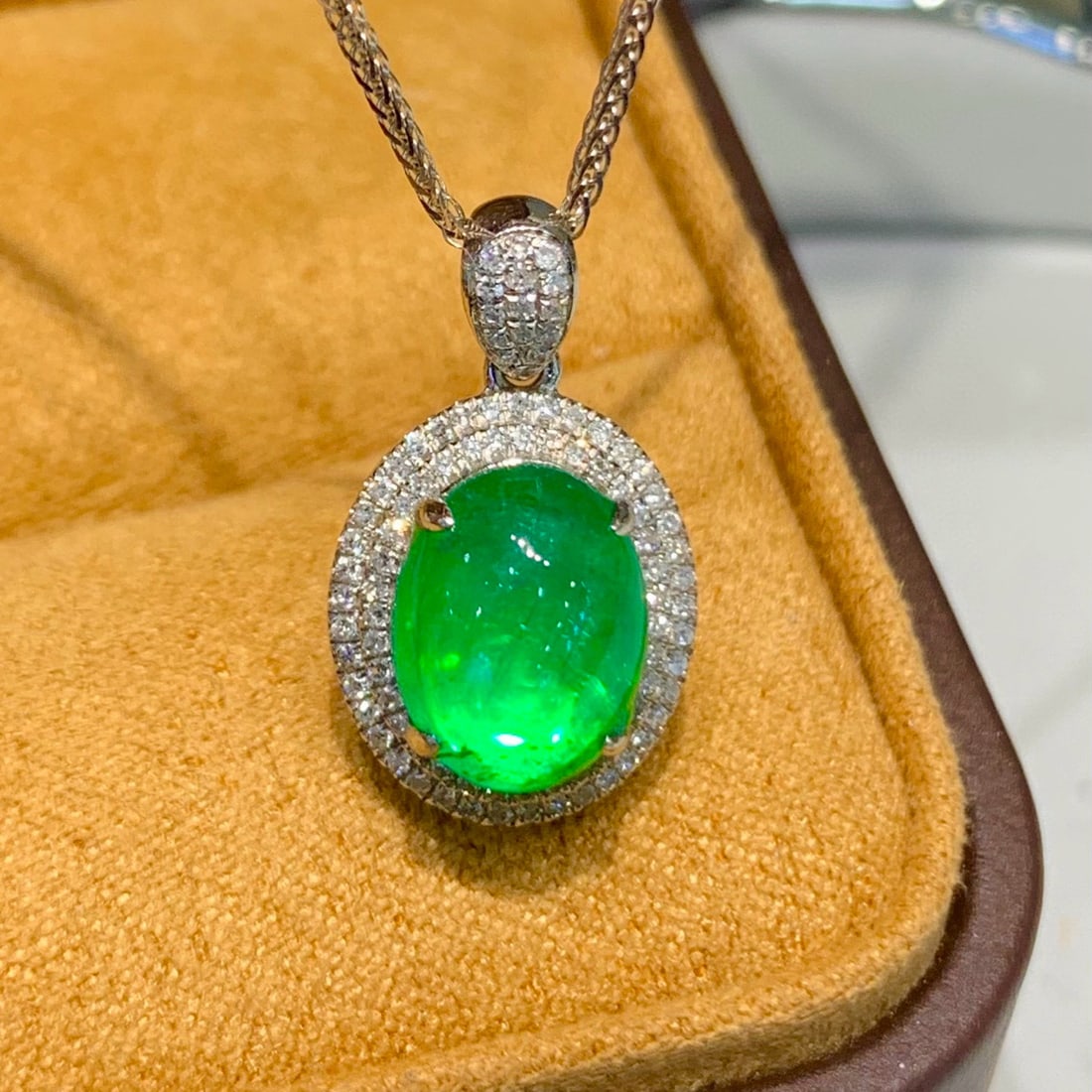 14k Gold 2.8 Ct Vivid Green Natural Emerald & Diamond Pendant( Without Chain ) - 2