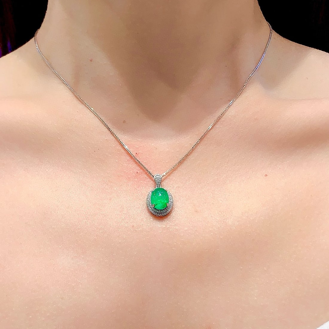 14k Gold 2.8 Ct Vivid Green Natural Emerald & Diamond Pendant( Without Chain ) - 5