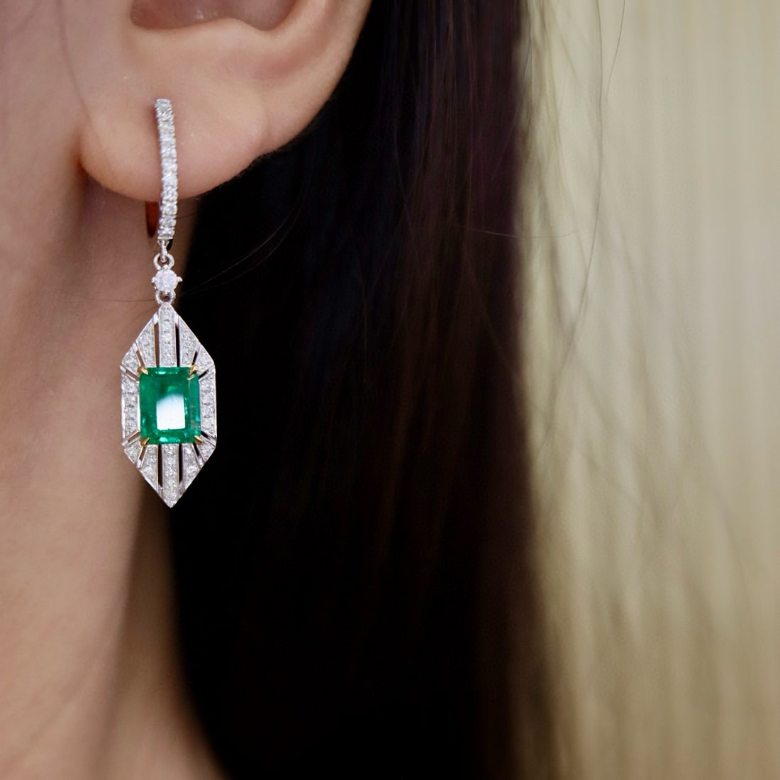 14k Gold 3.3 Ctw Vivid Green Natural Emerald & Diamond Earrings - 5