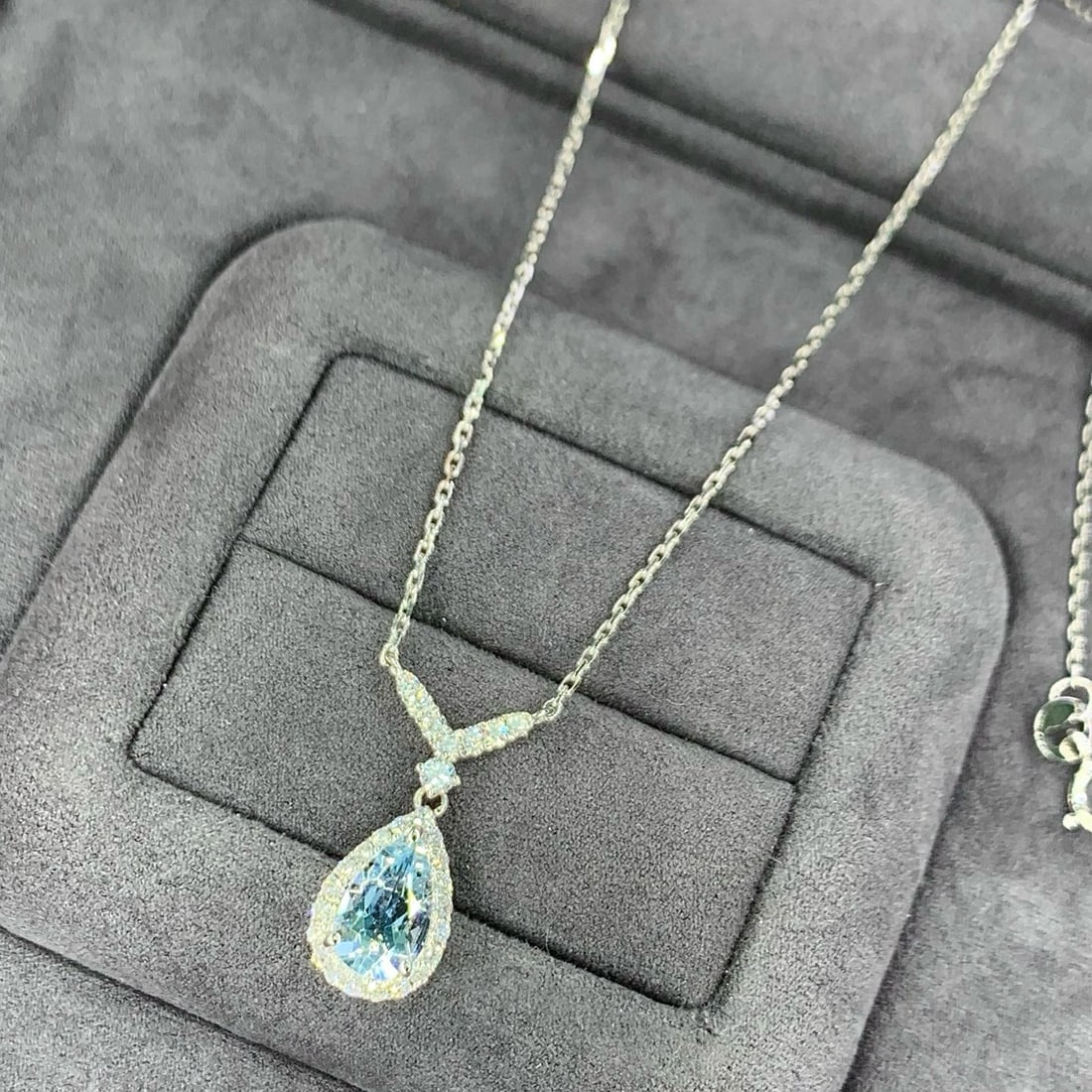 14k Gold 1.02 Ctw Natural Aquamarine & Diamond Necklace - 3
