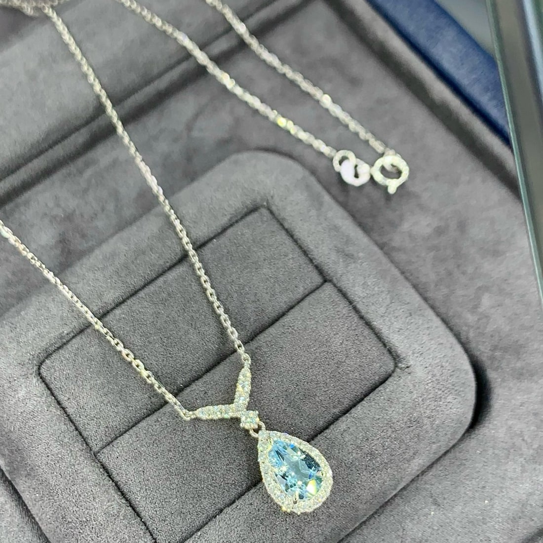 14k Gold 1.02 Ctw Natural Aquamarine & Diamond Necklace - 4