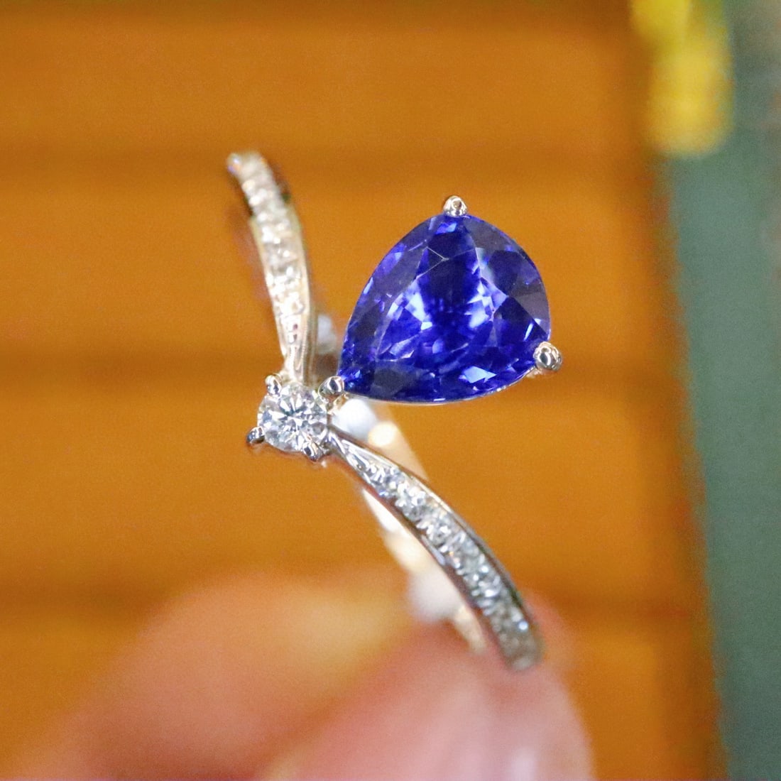 14k Gold 0.72 Ctw Natural Sapphire & Diamond Ring - 3