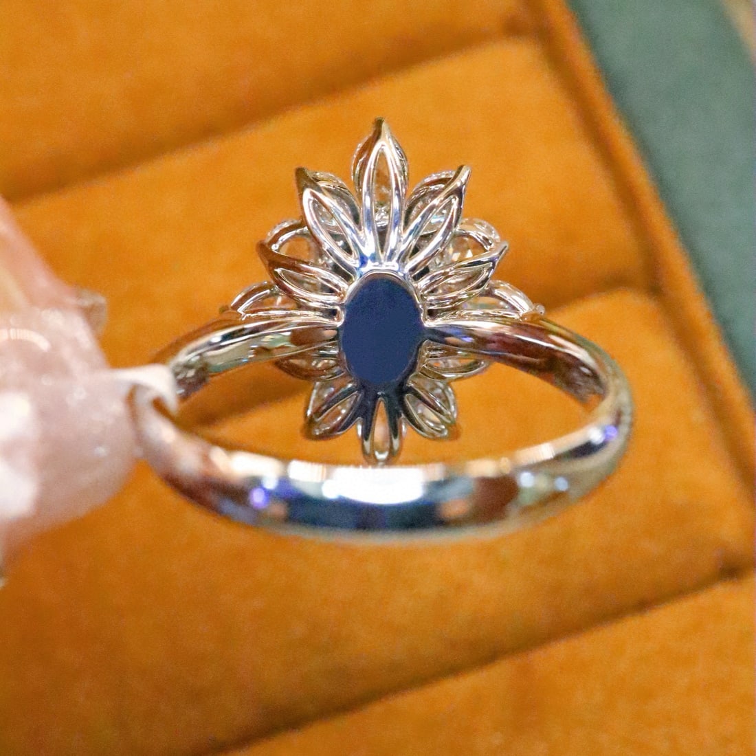 14k Gold 2.95 Ctw Natural Sapphire & Diamond Ring - 4