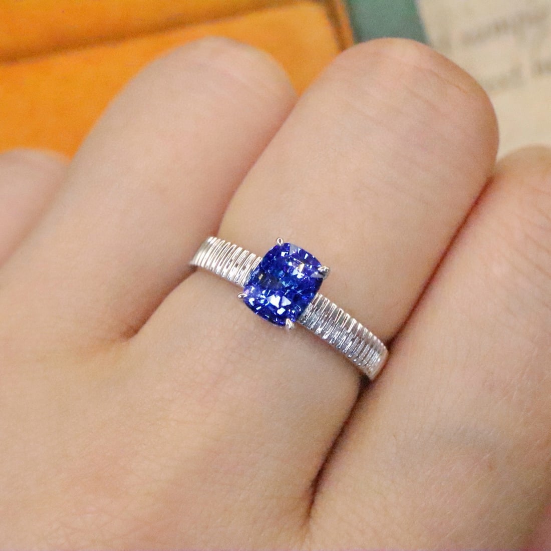 14k Gold 1.53 Ct Natural Sapphire Ring - 5