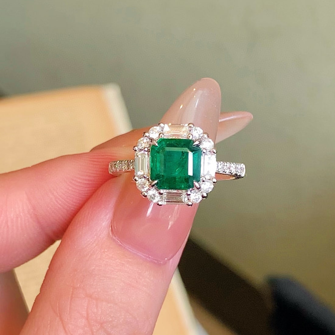 14k Gold 1.99 Ctw Vivid Green Natural Emerald & Diamond Ring - 4