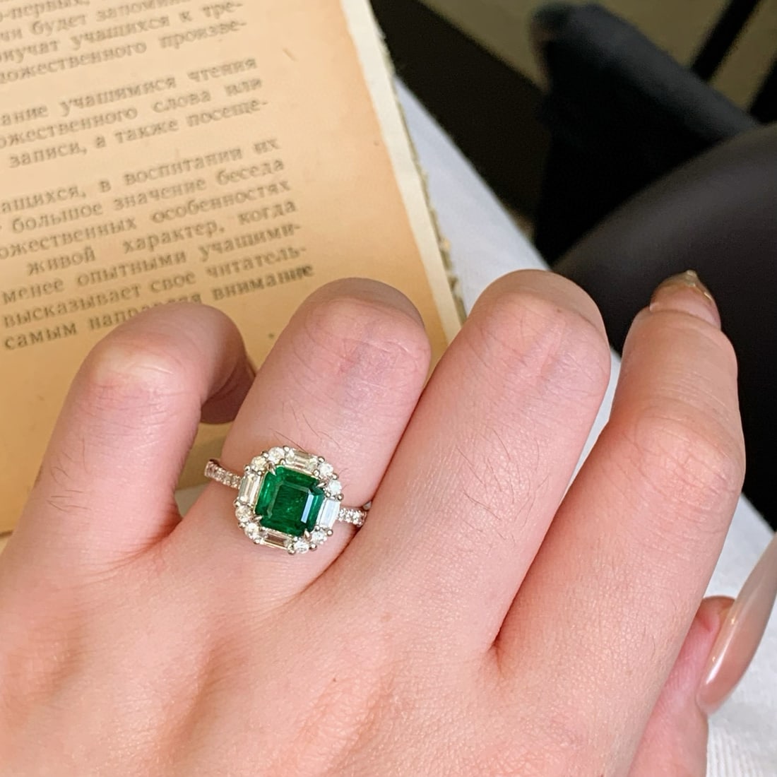 14k Gold 1.99 Ctw Vivid Green Natural Emerald & Diamond Ring - 5