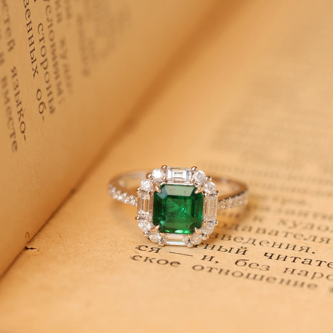 14k Gold 1.99 Ctw Vivid Green Natural Emerald & Diamond Ring - 7