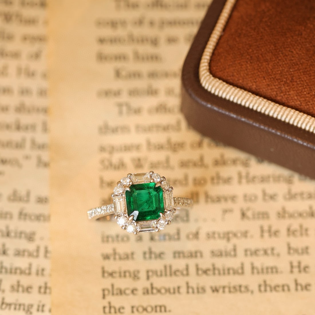 14k Gold 1.99 Ctw Vivid Green Natural Emerald & Diamond Ring - 9