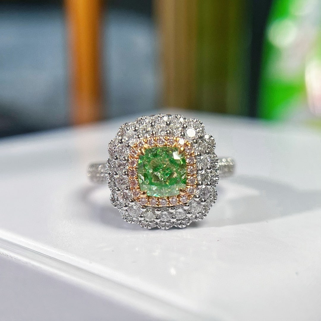 14k Gold 1.86 Ctw Natural Green Diamond & Diamond Ring/pendant( Without Chain ): Ref:231058122 // gold content:14k gold // ring size:7. 25us // // main gemstone:green diamond // shape:cushion // carat weight:1. 00ct // color:green // treatment:natural // // adjacent gemstone 2 : d