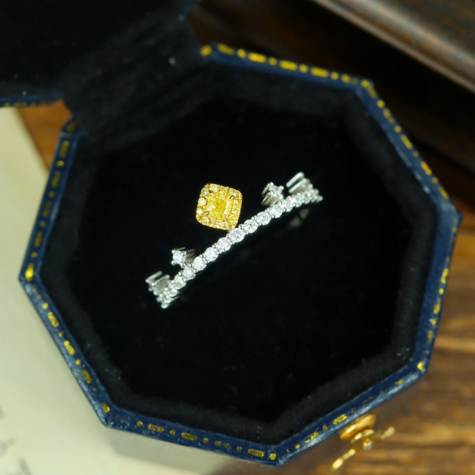 14k Gold 0.55 Ctw Natural Yellow Diamond & Diamond Ring - 3