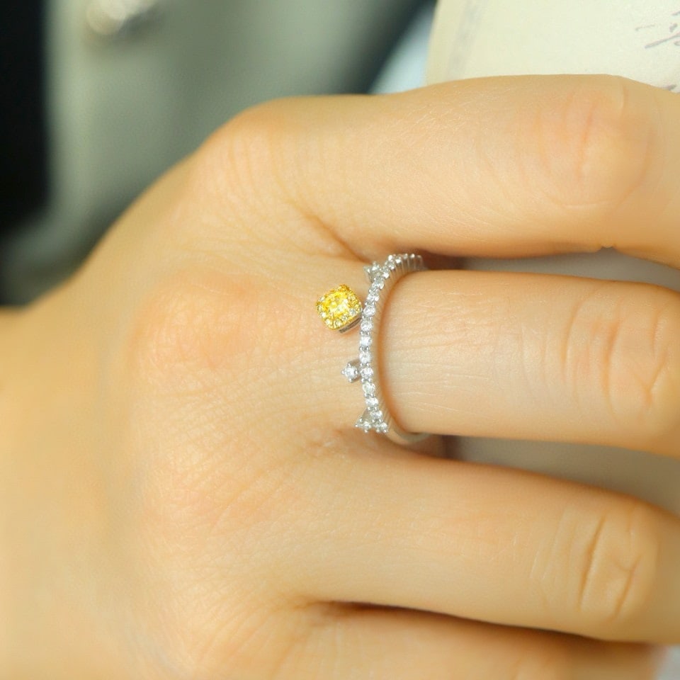 14k Gold 0.55 Ctw Natural Yellow Diamond & Diamond Ring - 4