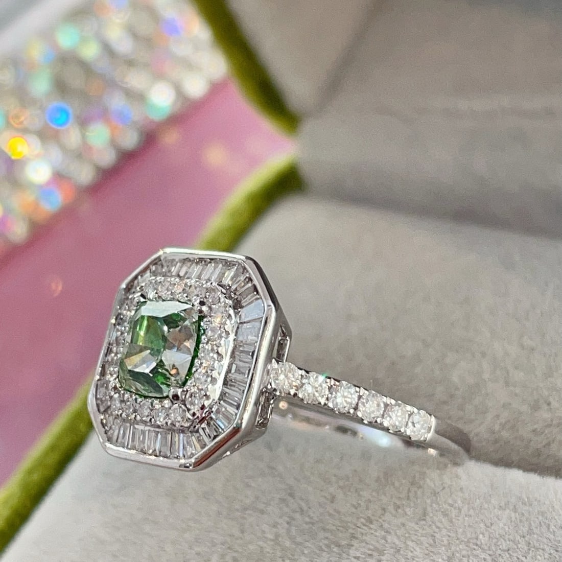 14k Gold 1.55 Ctw Natural Green Diamond & Diamond Ring - 5