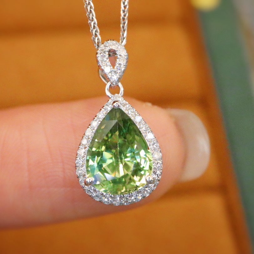 14k Gold 2.18 Ctw Natural Sapphire & Diamond Pendant( Without Chain ): Ref:231058141 // gold content:14k gold // main gemstone:sapphire // shape:pear // carat weight:2. 00ct // color:green // treatment:natural // // adjacent gemstone 2 : diamond // number of stones:36
