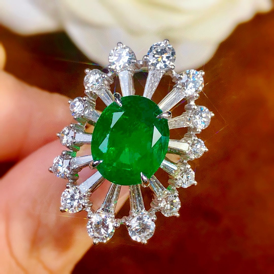 14k Gold 7.81 Ctw Natural Emerald & Diamond Ring - 2