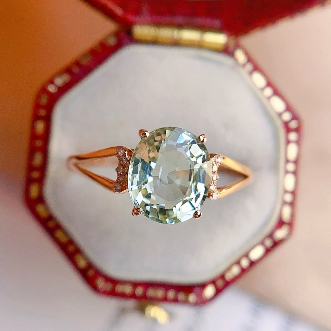 14k Gold 1.80 Ct Natural Tourmaline & Diamond Ring: Ref:231058150 // gold content:14k gold // ring size:7. 25us // // main gemstone:tourmaline // shape:oval // carat weight:1. 80ct // color:green // treatment:natural // // adjacent gemstone 2 :