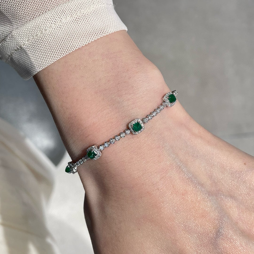 14k Gold 2.00 Ctw Natural Emerald & Diamond Bracelet - 3