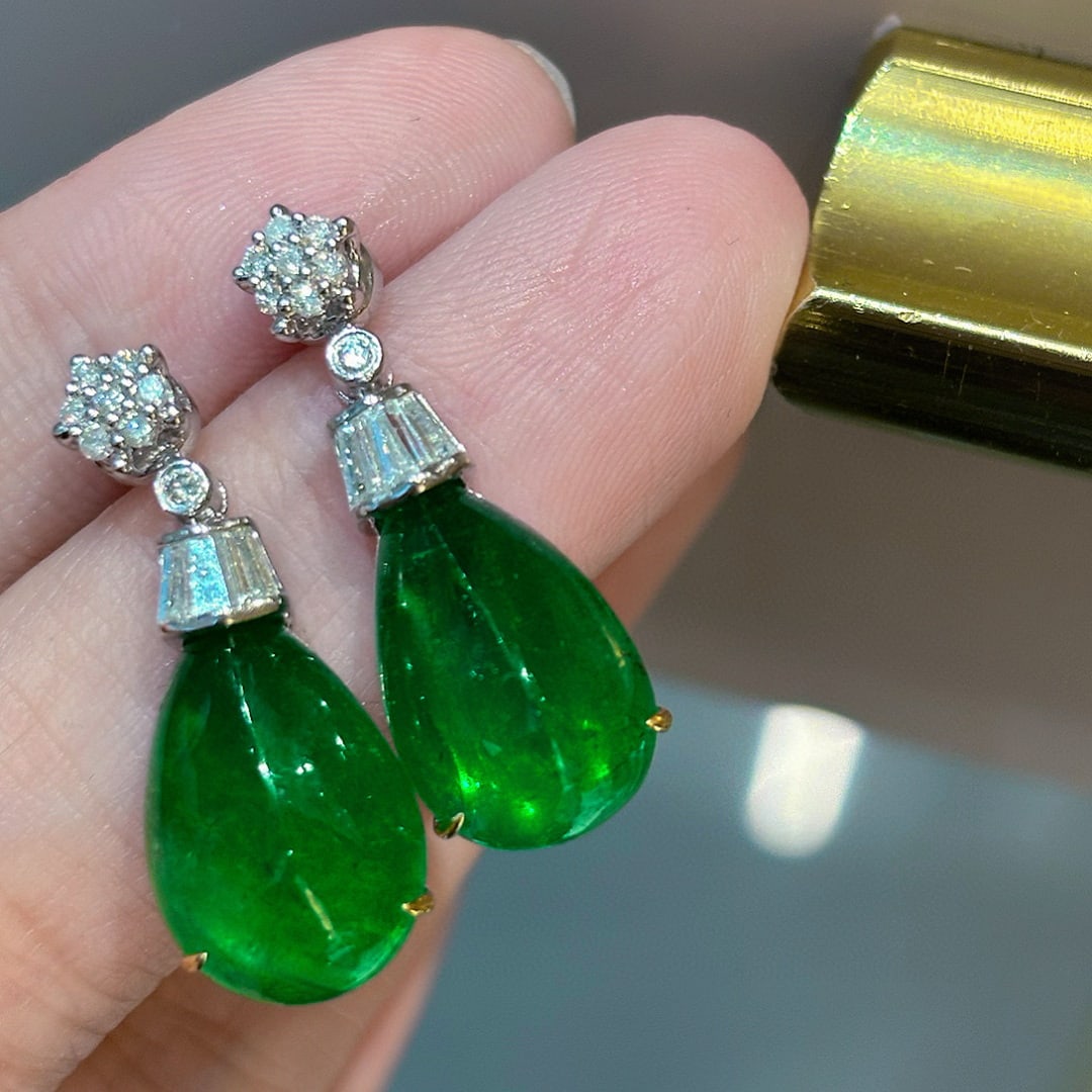 14k Gold 11.98 Ct Vivid Green Natural Emerald & Diamond Earrings - 7