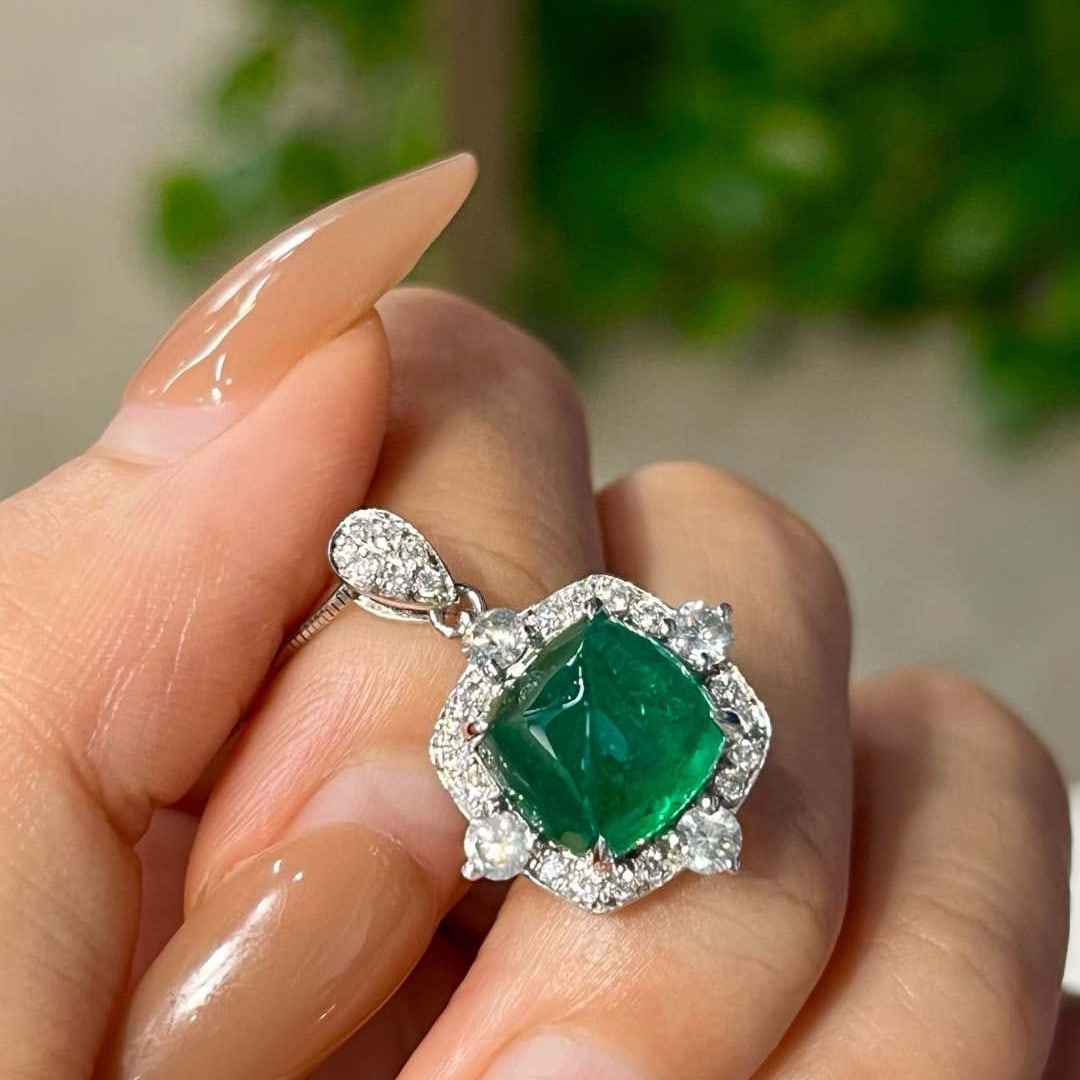 14k Gold 5.40 Ctw Vivid Green Natural Emerald & Diamond Pendant( Without Chain ) - 2