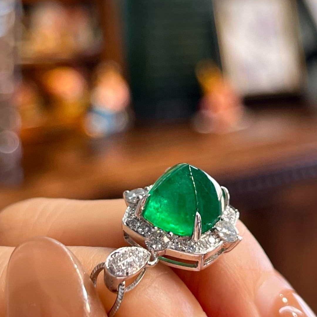 14k Gold 5.40 Ctw Vivid Green Natural Emerald & Diamond Pendant( Without Chain ) - 3