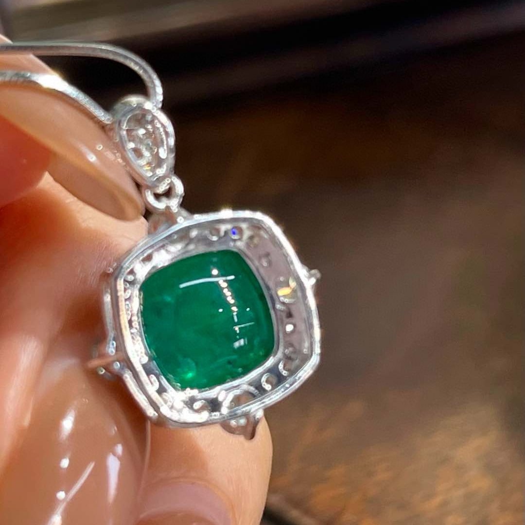 14k Gold 5.40 Ctw Vivid Green Natural Emerald & Diamond Pendant( Without Chain ) - 4