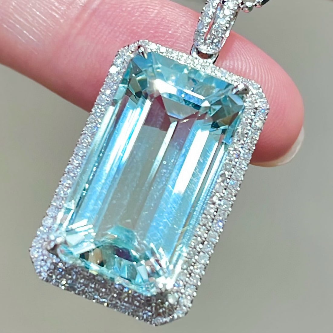 14k Gold 9.72 Ct Natural Aquamarine & Diamond Pendant( Without Chain ) - 3