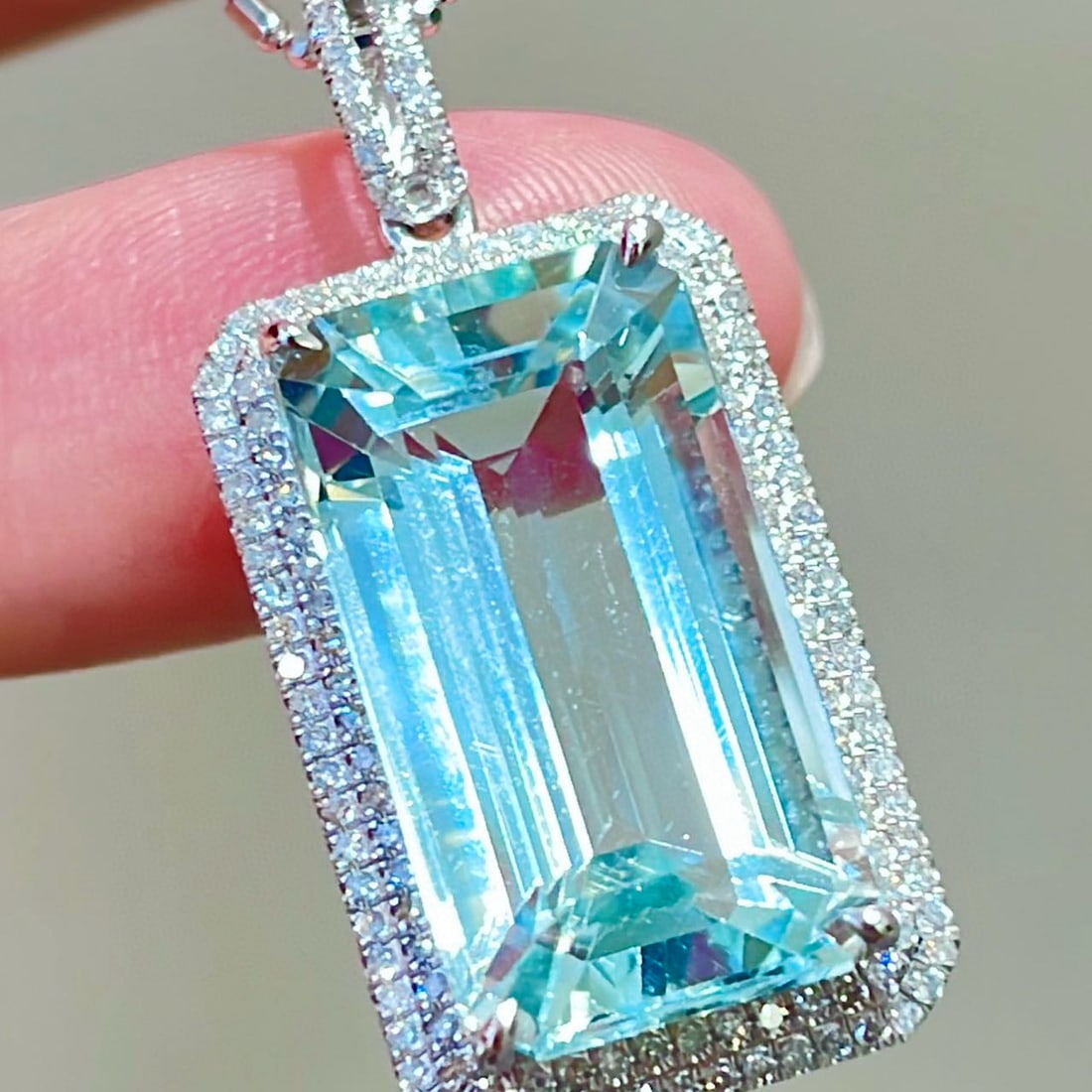 14k Gold 9.72 Ct Natural Aquamarine & Diamond Pendant( Without Chain ) - 4