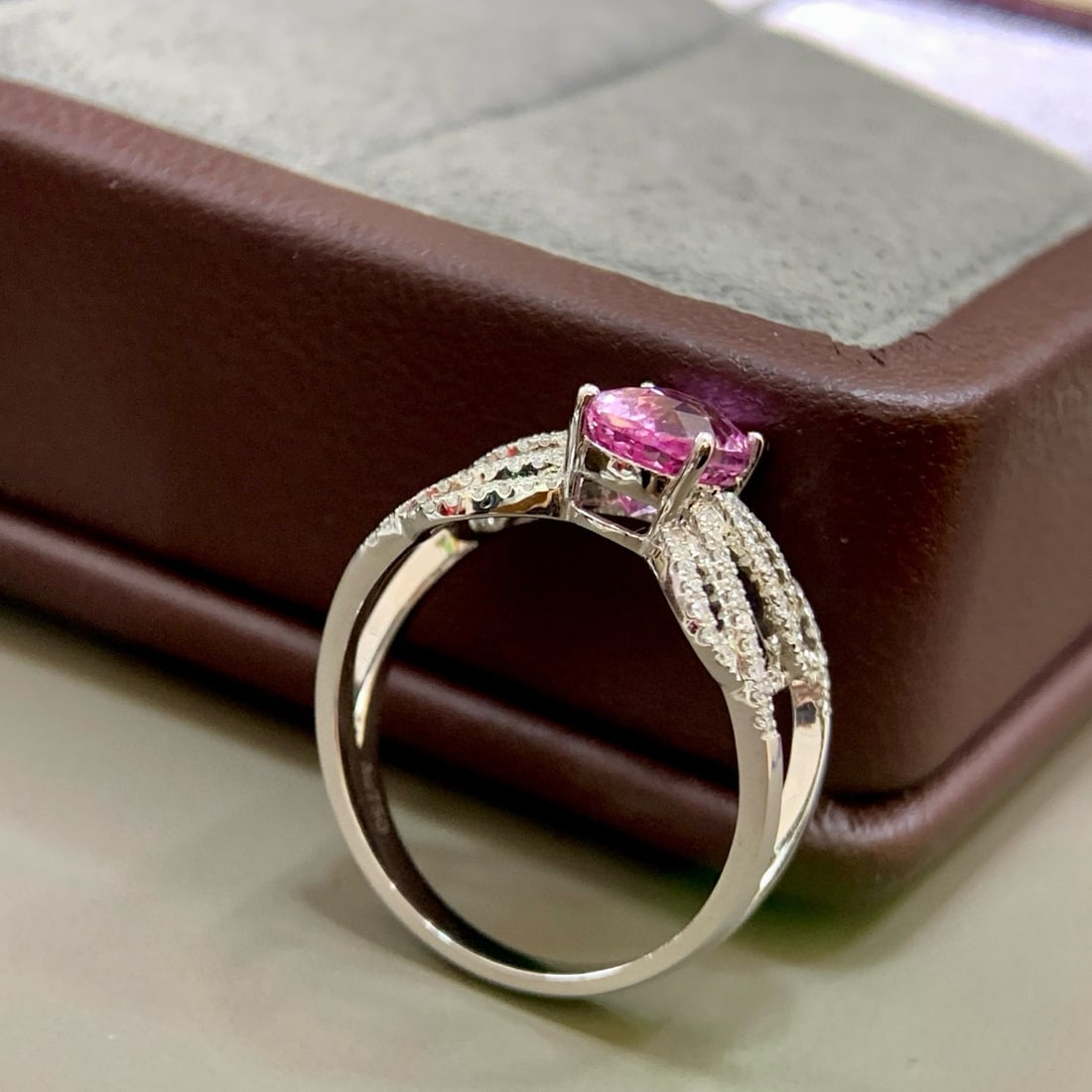 14k Gold 1.98 Ctw Natural Padparadscha Sapphire & Diamond Ring - 4