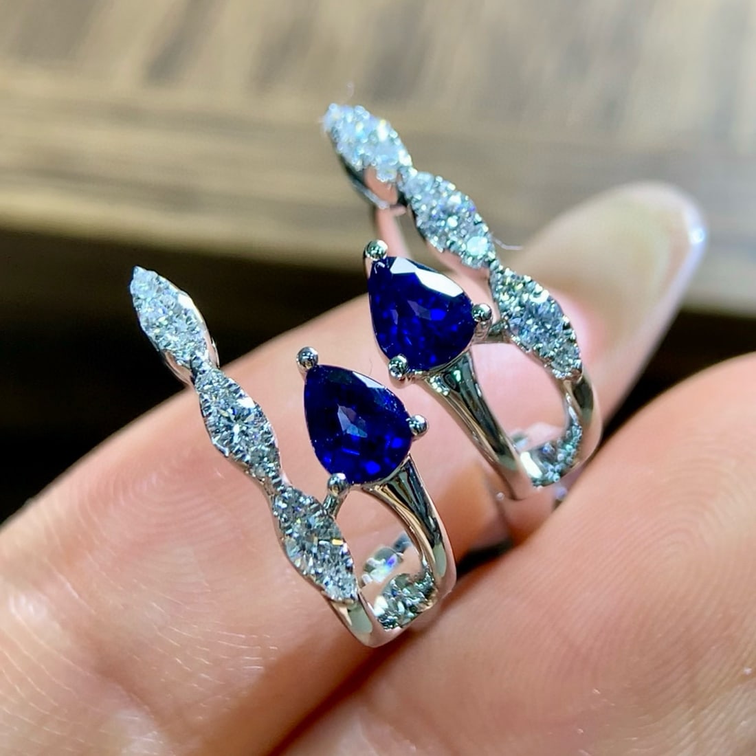 14k Gold 1.14 Ctw Vivid Blue Natural Sapphire & Diamond Earrings - 3