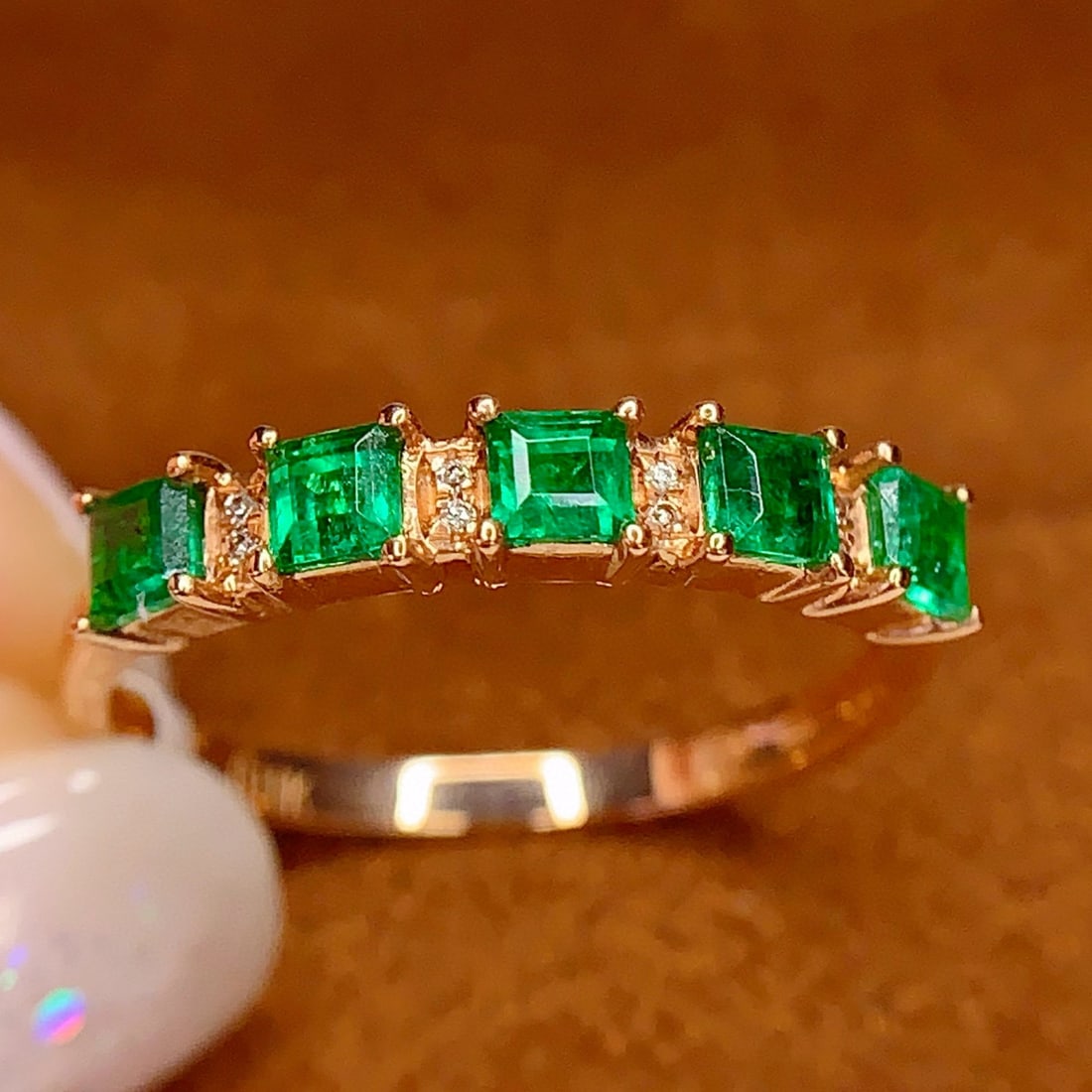 14k Gold 1 Ct Vivid Green Natural Emerald & Diamond Ring - 3