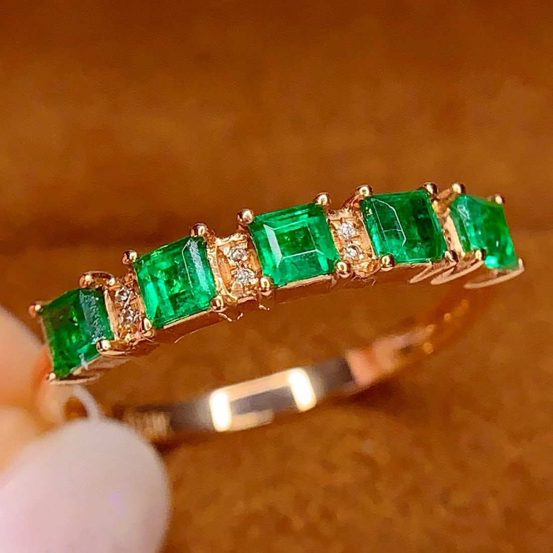 14k Gold 1 Ct Vivid Green Natural Emerald & Diamond Ring - 4