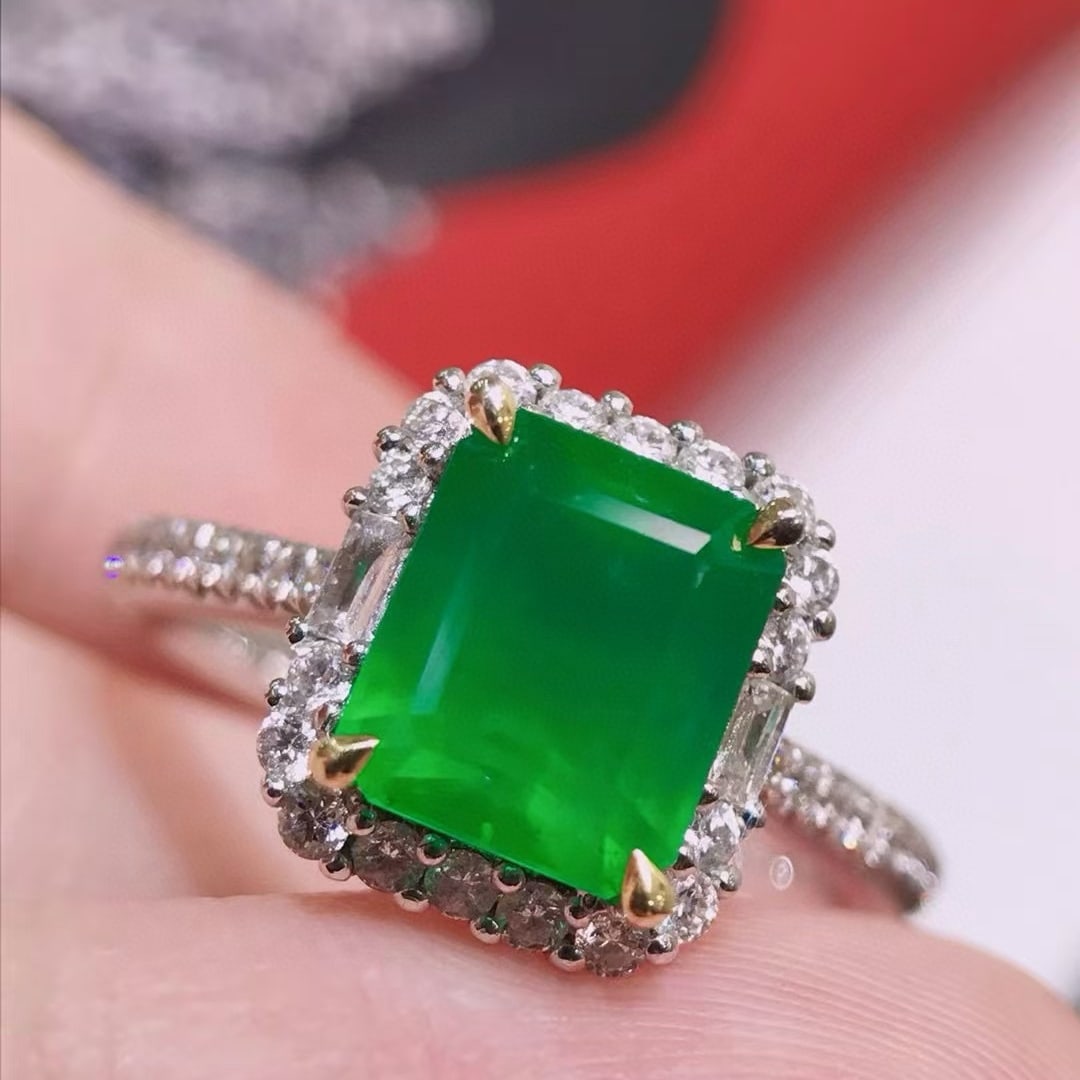 14k Gold 2.75 Ctw Vivid Green Natural Emerald & Diamond Ring - 2