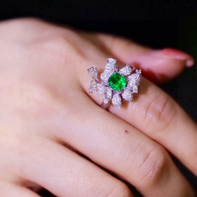 14k Gold 1.64 Ctw Vivid Green Natural Emerald & Diamond Ring - 7